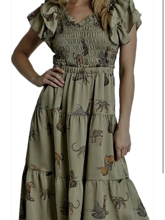 Umgee Dresses & Skirts - Umgee Olive Green Maxi Dress with Leopard Print smocked flutter sleeves